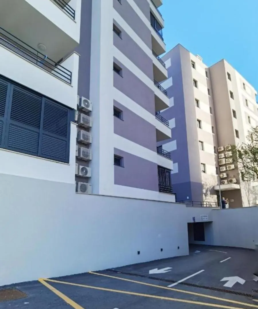 S'Akvarel 1 & 5 - Private Garage Apartment Split