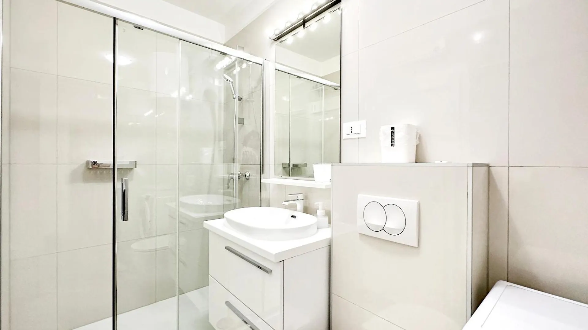 S'Akvarel 1 & 5 - Private Garage Apartment Split