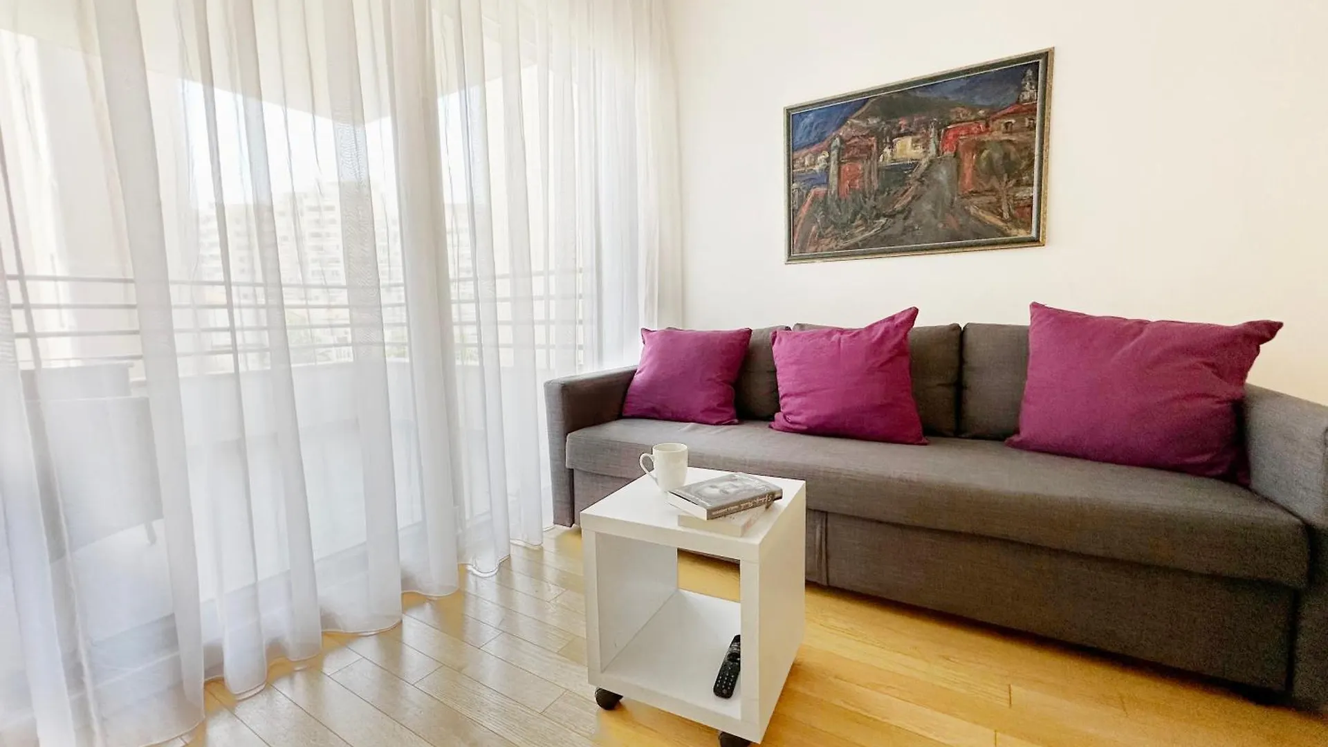 S'Akvarel 1 & 5 - Private Garage Apartment Split