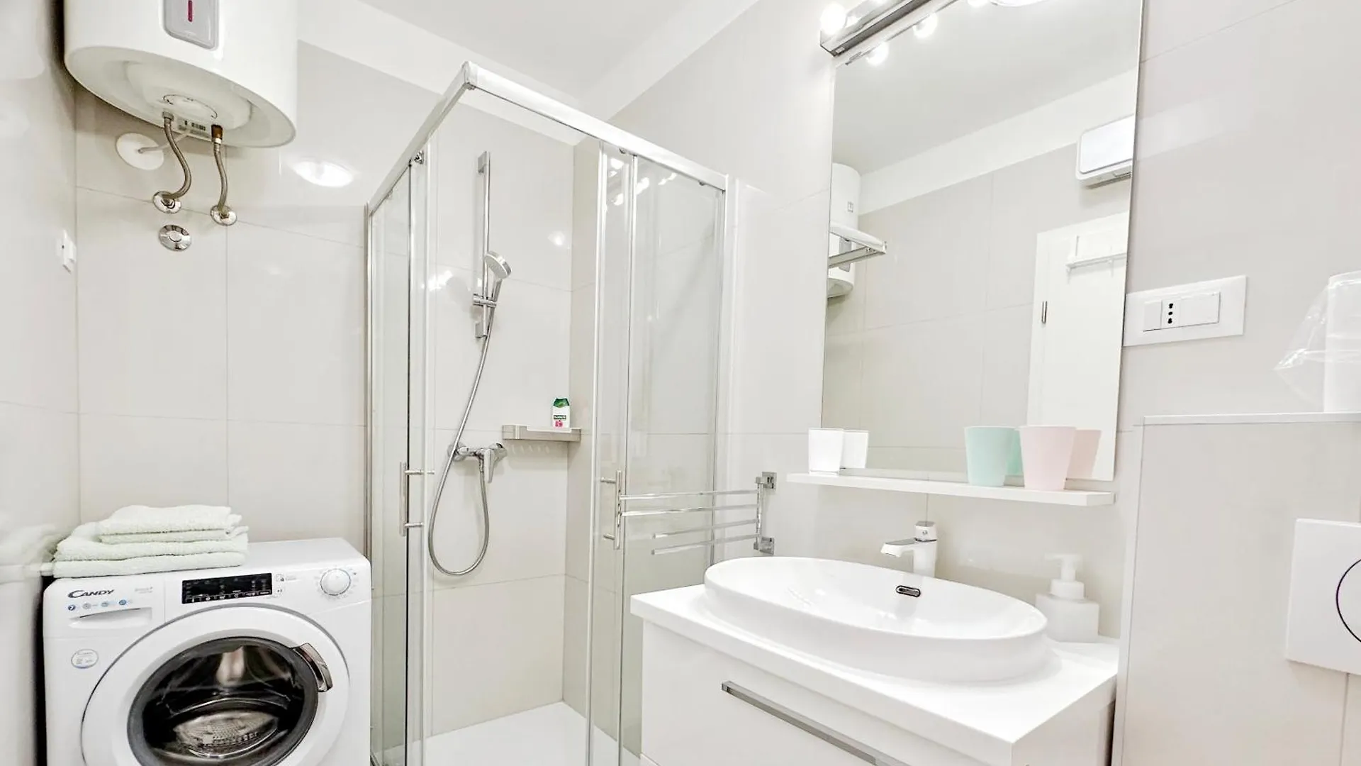 S'Akvarel 1 & 5 - Private Garage Apartment Split